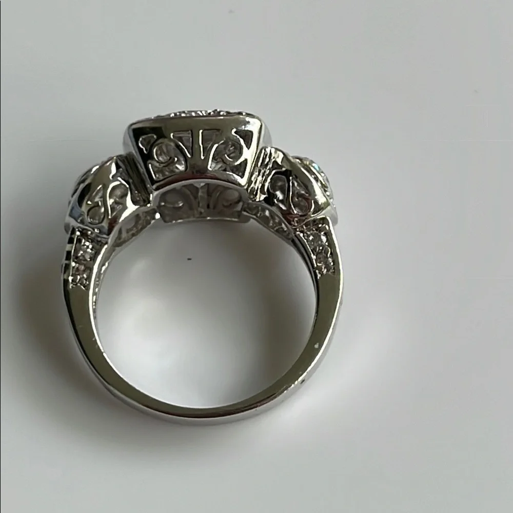 Art Deco-Inspired Ring with rhinestones and crystals